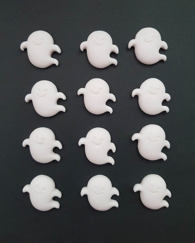 12x Halloween Ghosts Sugar Fondant Edible Cupcake Toppers Cake Decorations 🎃 — photo 1
